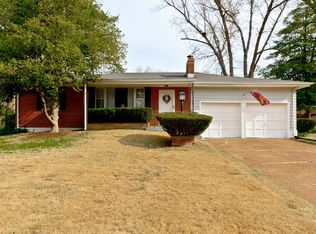 937 Olympia Dr, Saint Louis, MO 63135