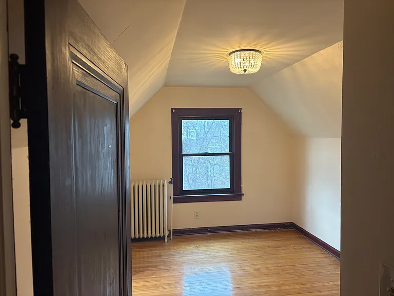 1070 N Warren St — Photo 9
