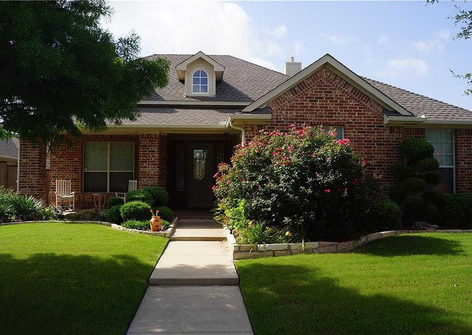 1st image of 2504 Greenbriar Dr