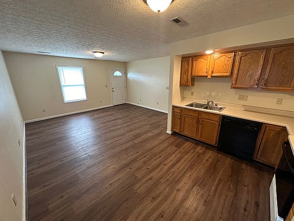 5th image of 151 Heather Ln