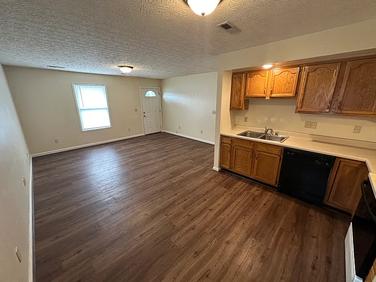 151 Heather Ln — Photo 5