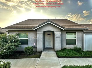 2003 Bella Oaks Dr, Tulare, CA 93274