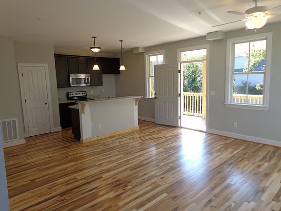 5th image of 2813 M St #D