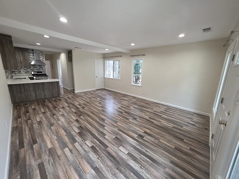 1250 S Orange St — Photo 20