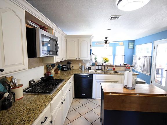 4th image of 15804 Sugar Loaf Dr