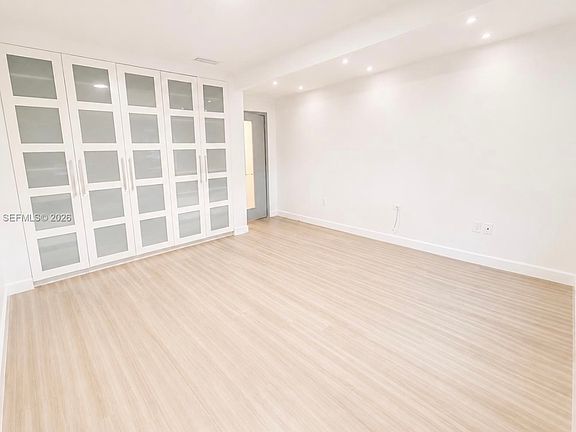 5th image of 4734 Alton Rd
