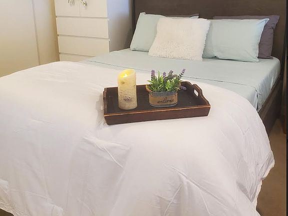 LUXURIOUS KING SIZE MEMORY FOAM BED!!