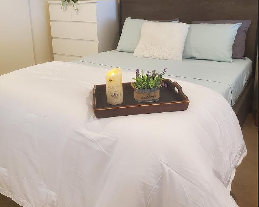 LUXURIOUS KING SIZE MEMORY FOAM BED!!