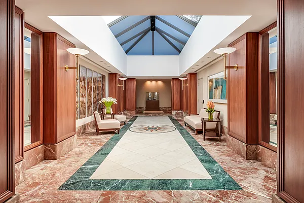 Sold by Compass | media 18