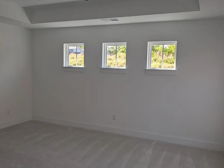 1049 Nadine Way — Photo 14