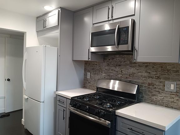 5th image of 275 Esperanza Ave APT 404