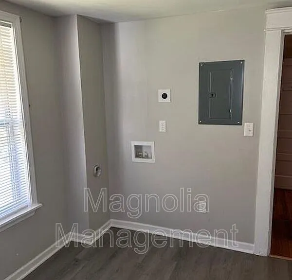 216B S Walnut St — Photo 7