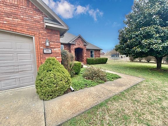 3rd image of 207 W Calista Dr
