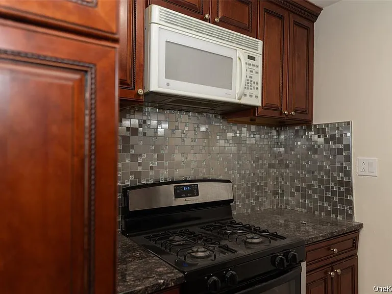1275 E 51st St #3Y — Photo 5