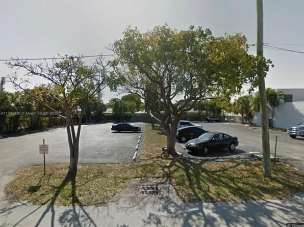 929 NE 17th Way, Fort Lauderdale, FL 33304