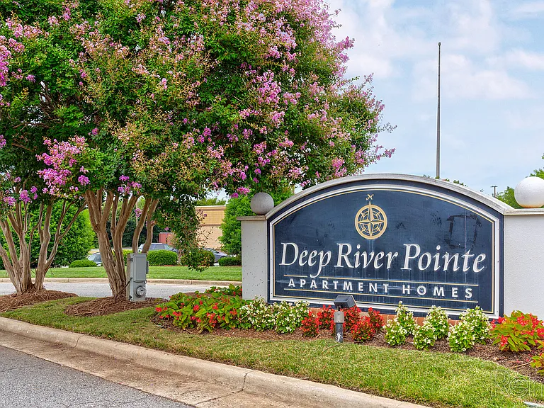 Deep River Pointe — Photo 48