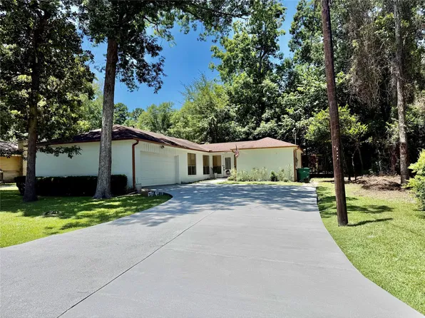 167 N Thunderbird Dr, Conroe, TX 77304