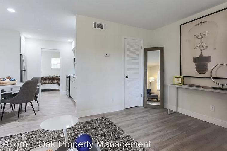 1st image of 2006 House Ave #1
