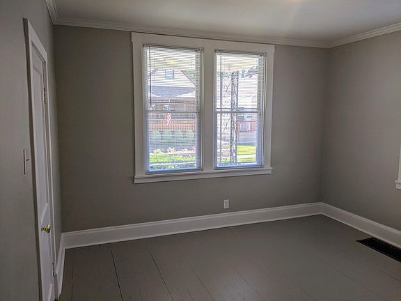 5th image of 4849 Hamburg Ave #1F