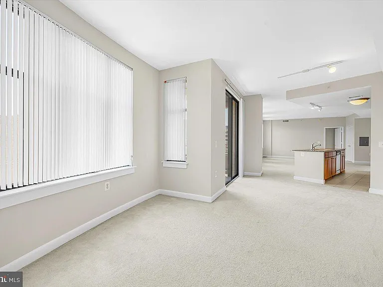 400 Massachusetts Ave NW #820 — Photo 14