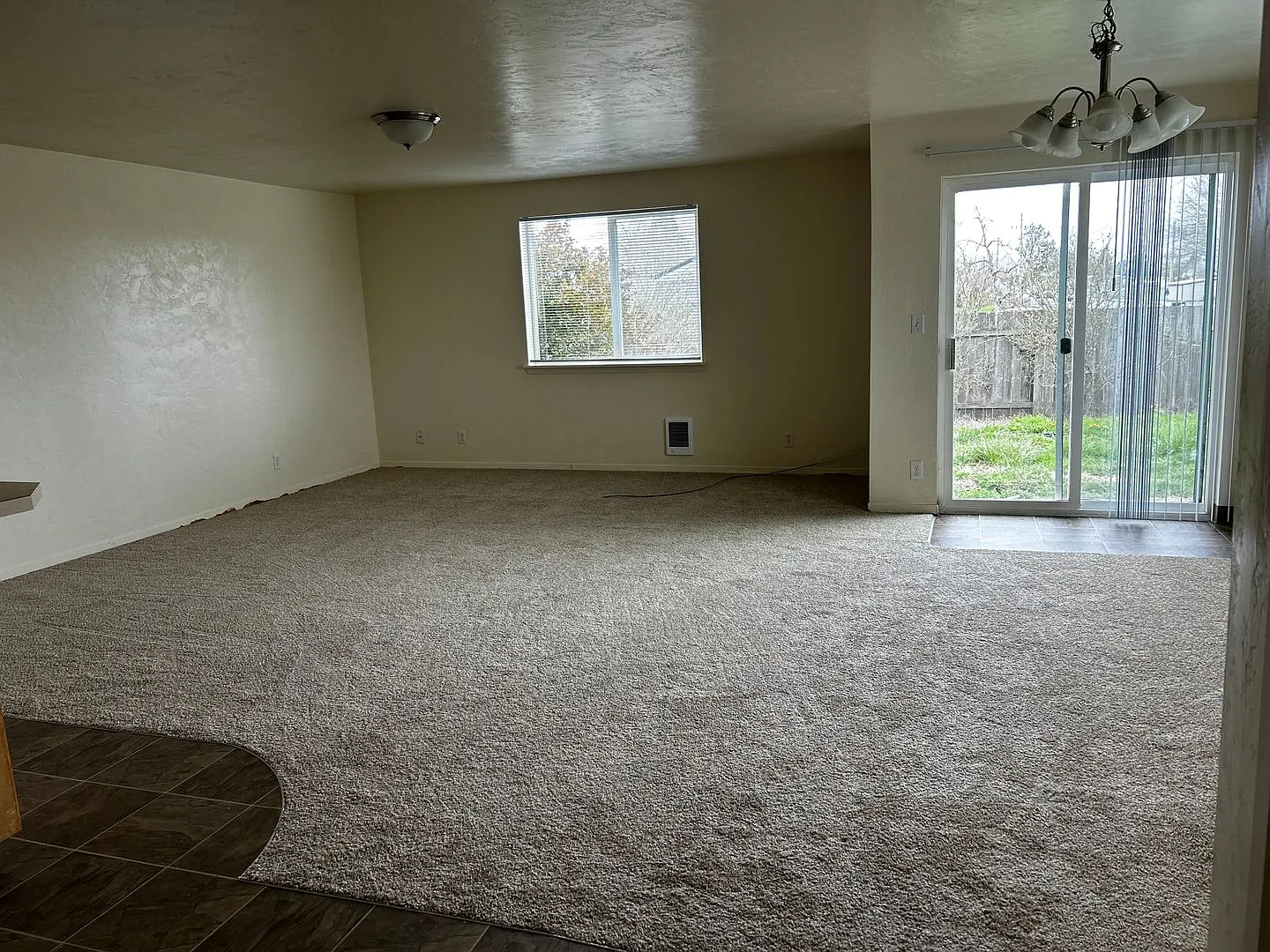 858s9 — Photo 4