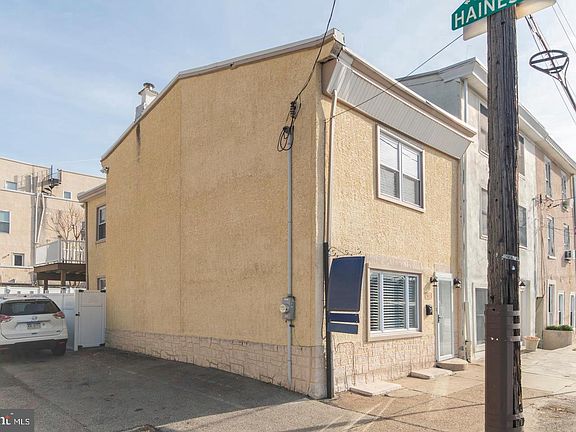 2nd image of 3773 Cresson St