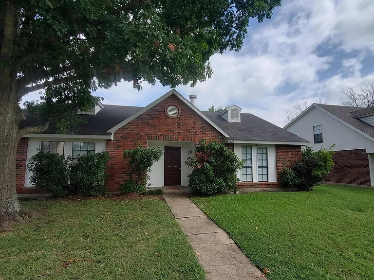 1125 Greenbriar Ln — Photo 8