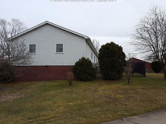 3rd image of 4207 Red Bud Ln