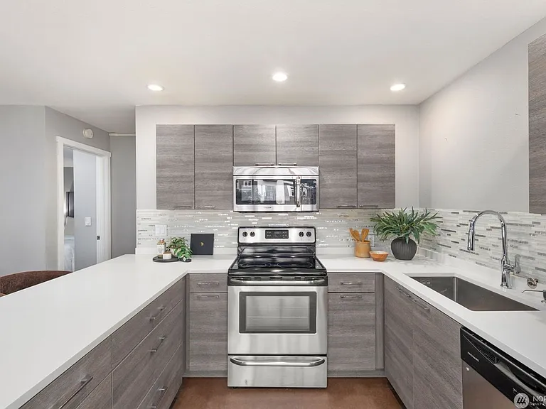 952 100th Ave NE #237 — Photo 14