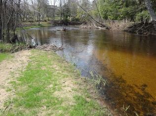 7860 Meadow Dr, Kaleva, MI 49645