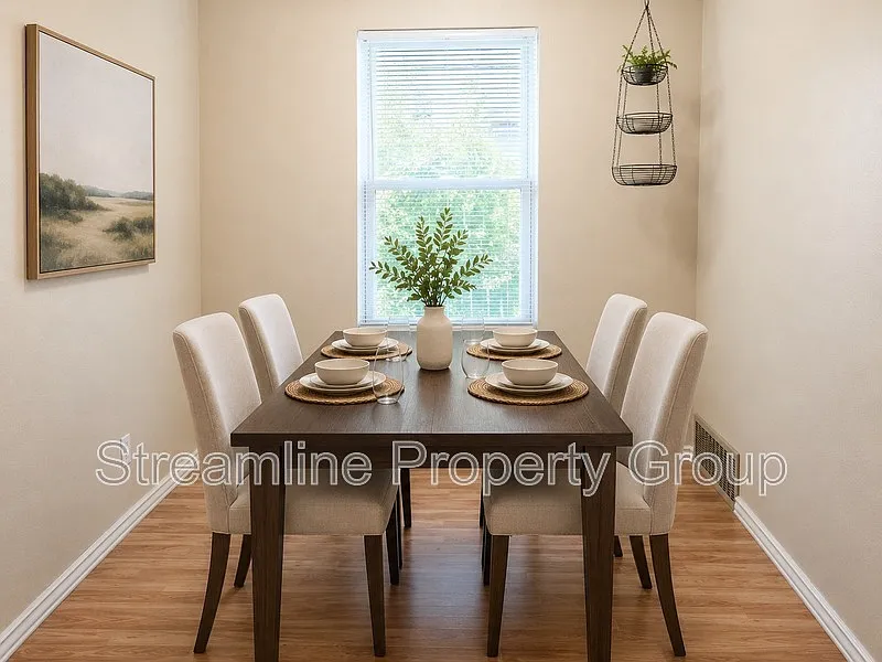 2 bed, 2.0 bath, 917 sqft, $1,700 — Photo 3