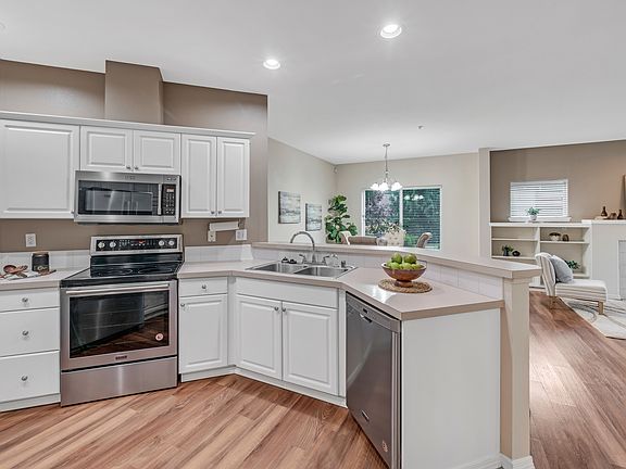 5th image of 2104 Palisade Blvd Unit B-7