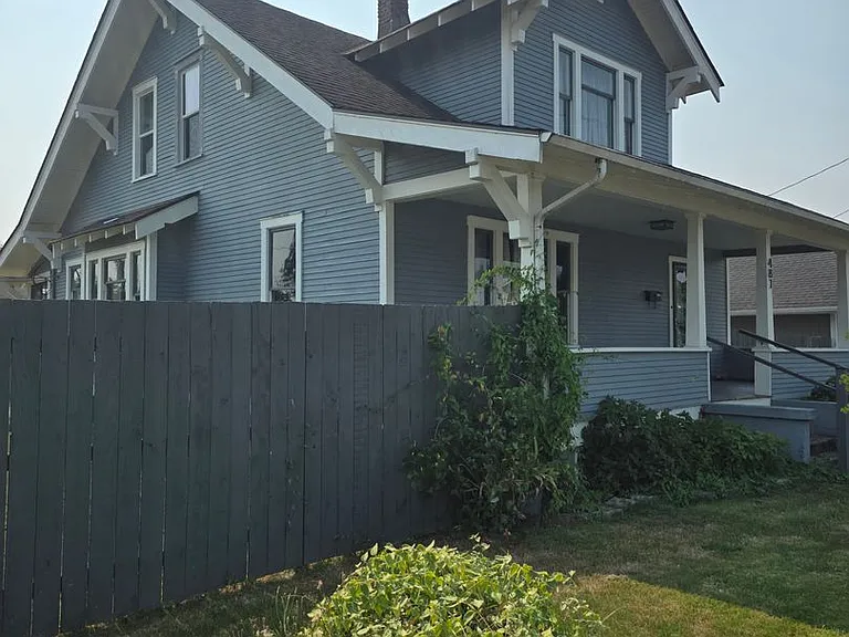 481 SW Cascade Ave — Photo 2