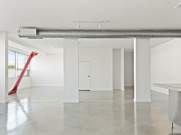 4th image of 615 Hampton Dr Unit A201