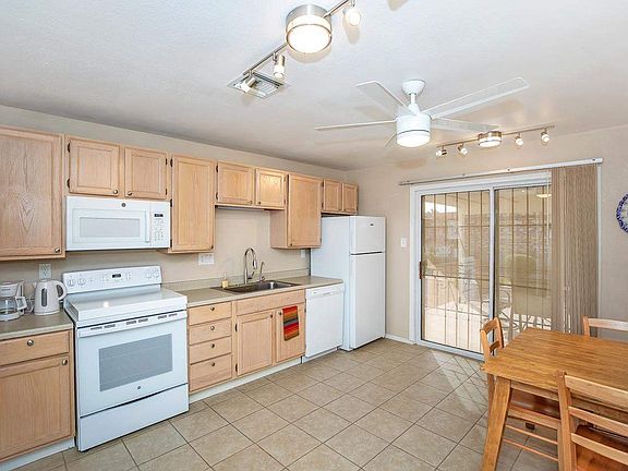 5th image of 13179 E 51st St