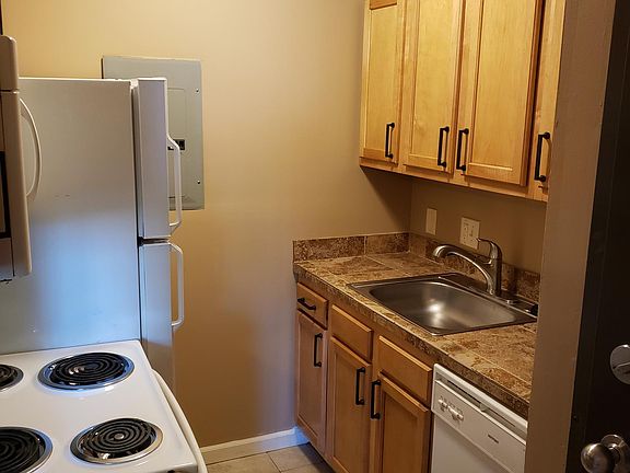 5th image of 1518 D St APT 6