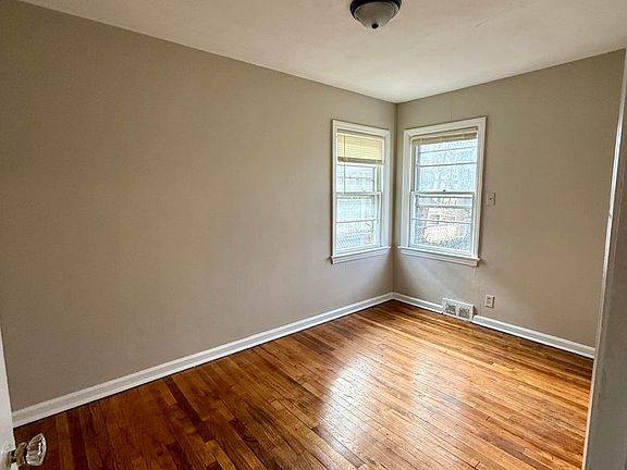 5th image of 406 Alliance Ave