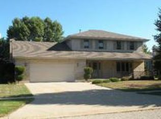 1821 Grand Prairie Dr, New Lenox, IL 60451