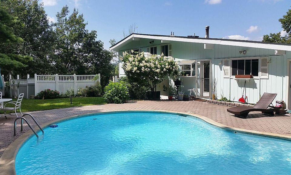 Internal garden, swimming po