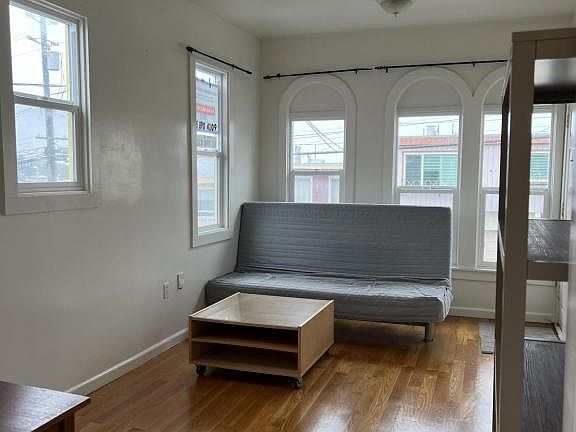 4th image of 230 Lowell St APT 3