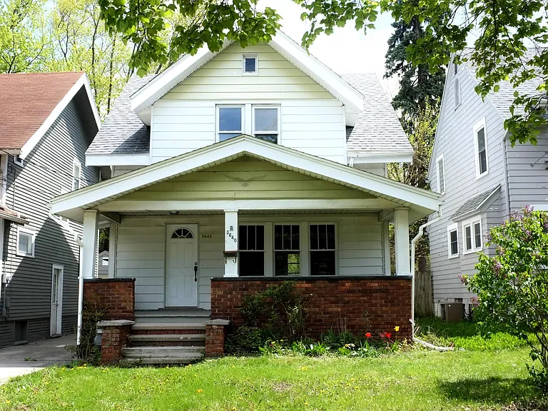 3640 Hazelhurst Ave — Photo 1