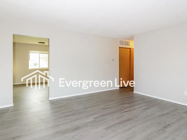 2047 Keen Ave — Photo 3