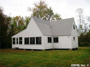50 Chipman Ln, Sandy Creek, NY 13145