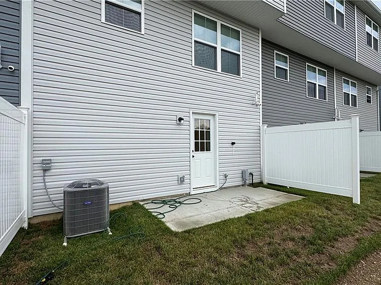 4034 Hemlock Ct — Photo 8