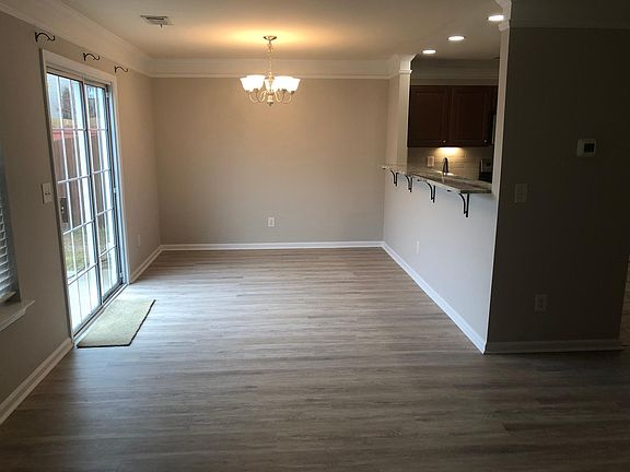 Dining room kitchen on right