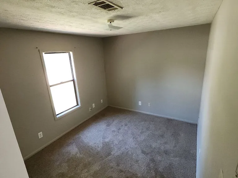 108 Smith Dr #5 — Photo 6
