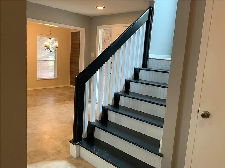 614 Ellingham Dr — Photo 6
