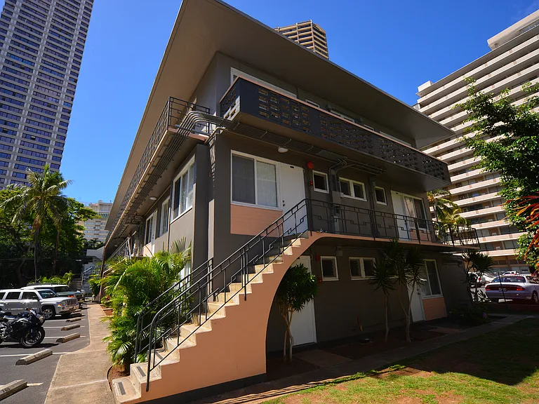 Moana Vista Apartments exterior building