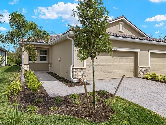 2nd image of 10295 Bonavie Cove DR