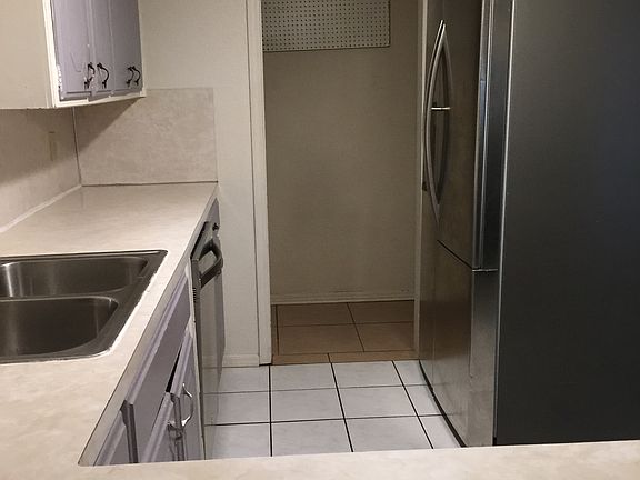 3rd image of 1515 Westfield Cir #1519